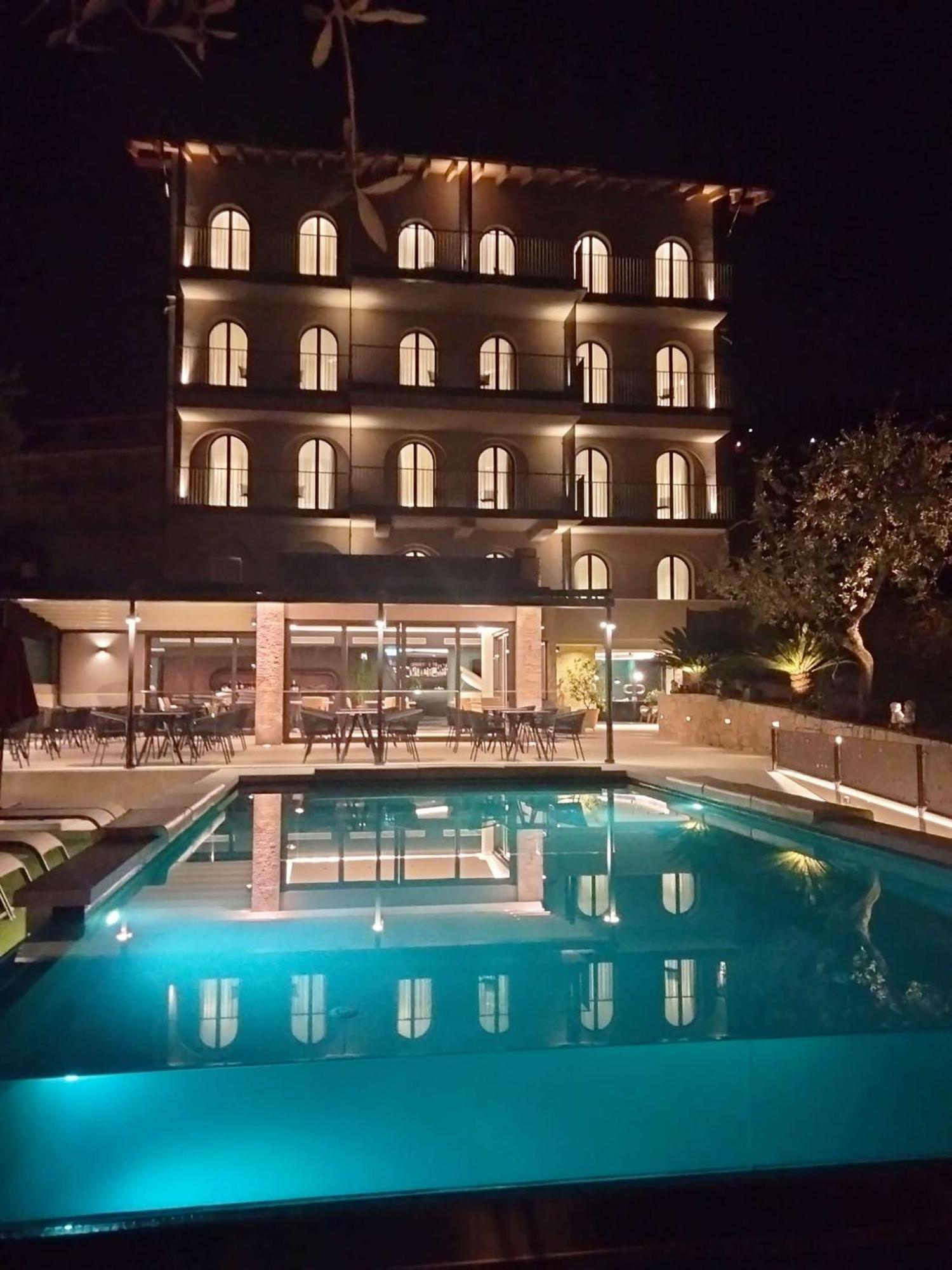 Hotel Ristorante Al Caminetto Worldhotels Crafted Adults Only Торри-дель-Бенако Экстерьер фото